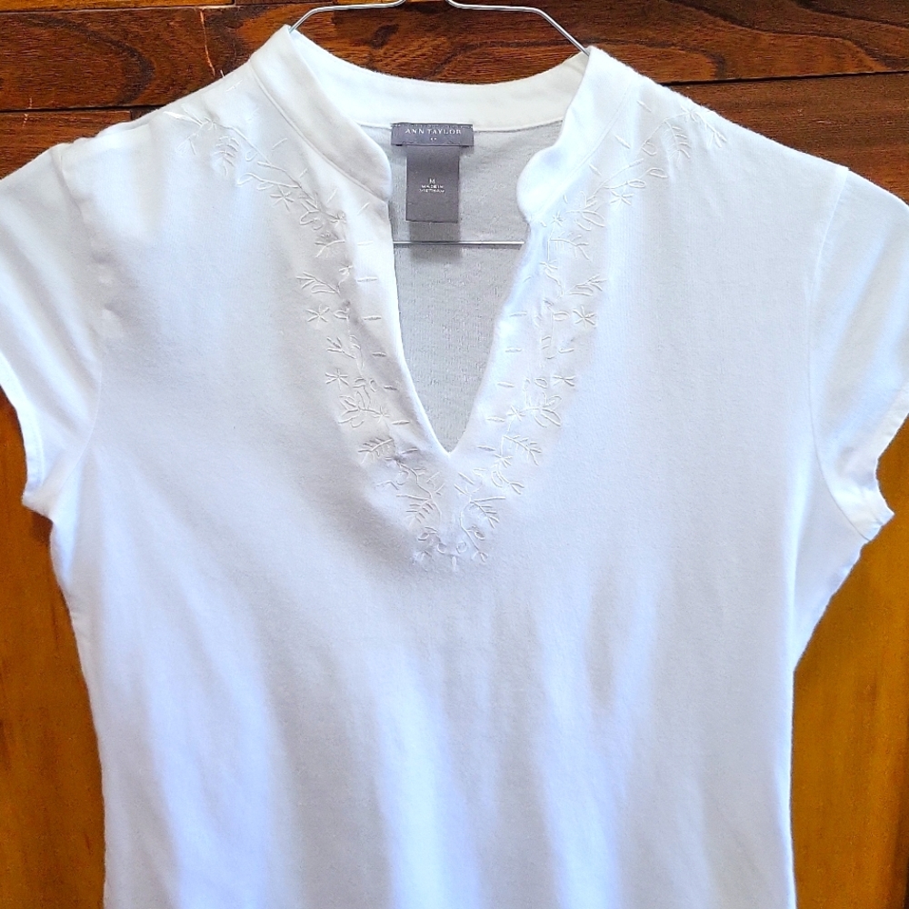Ann Taylor Top. White. Medium.  Embroidered Neckline. Excellent conditio…